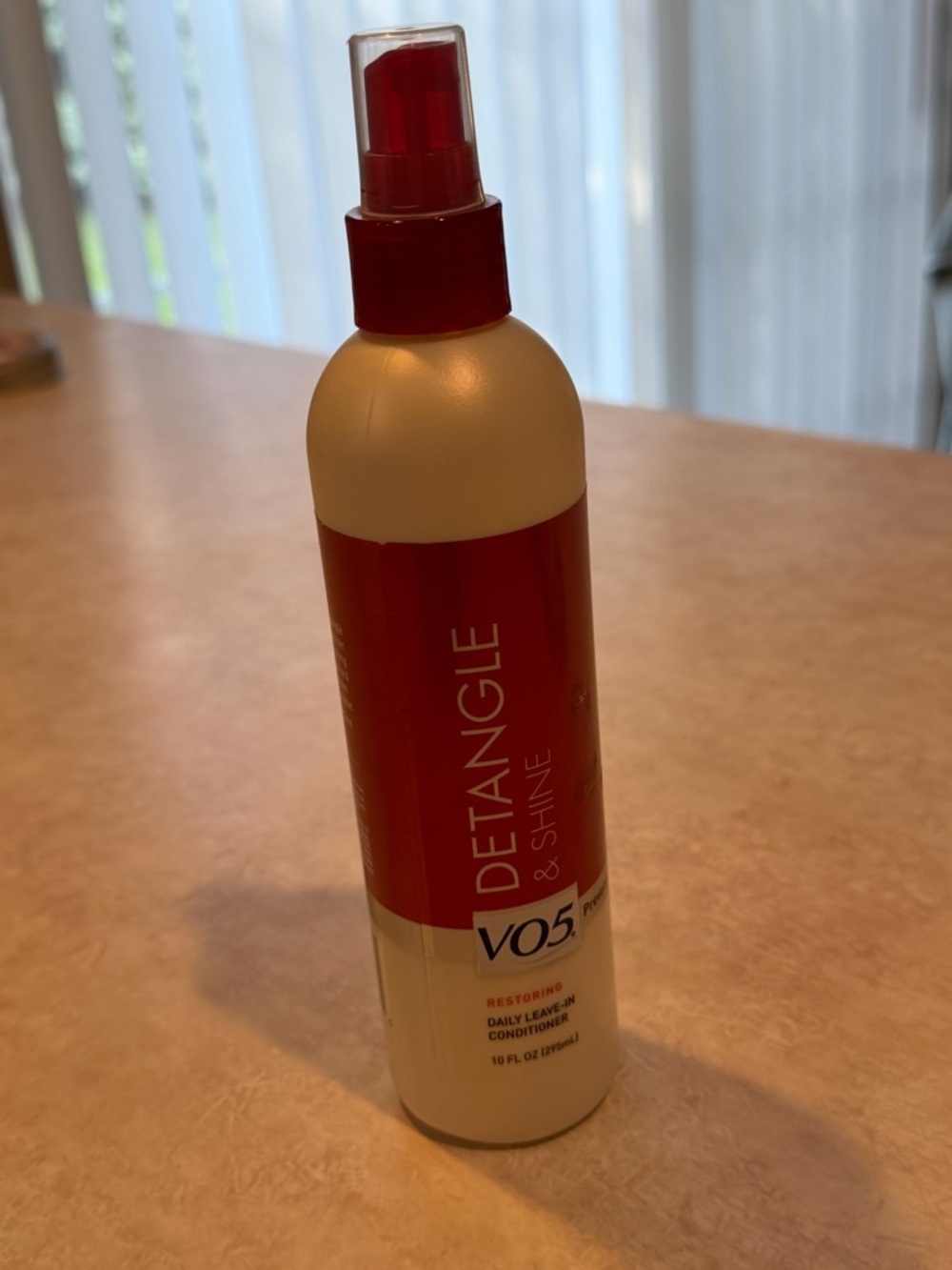 Vo5 detangle and shine leave in spray